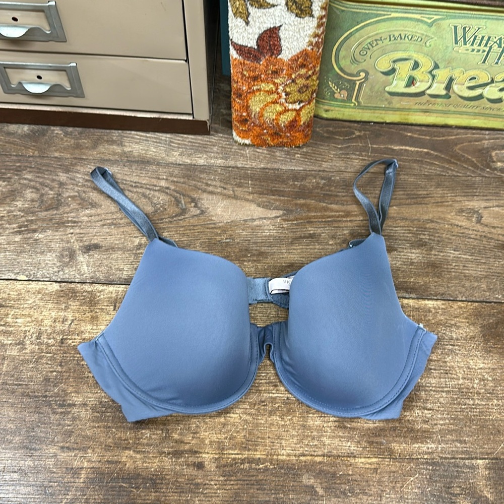 Victoria’s Secret Bra Size 34C Gray Light Padding